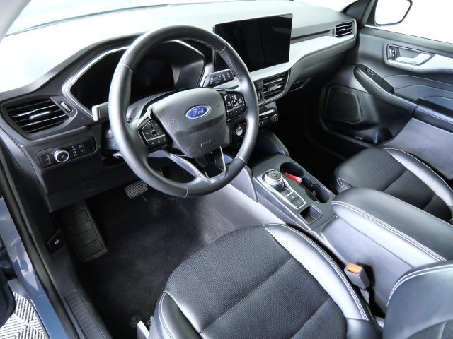 Certified 2025 Ford Escape Platinum AWD/4WD image 3