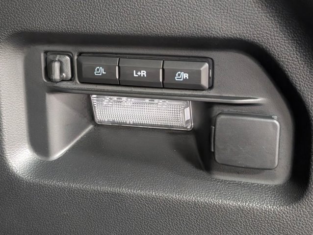 Certified 2023 Ford Explorer Platinum w/ Technology Package AWD/4WD image 24