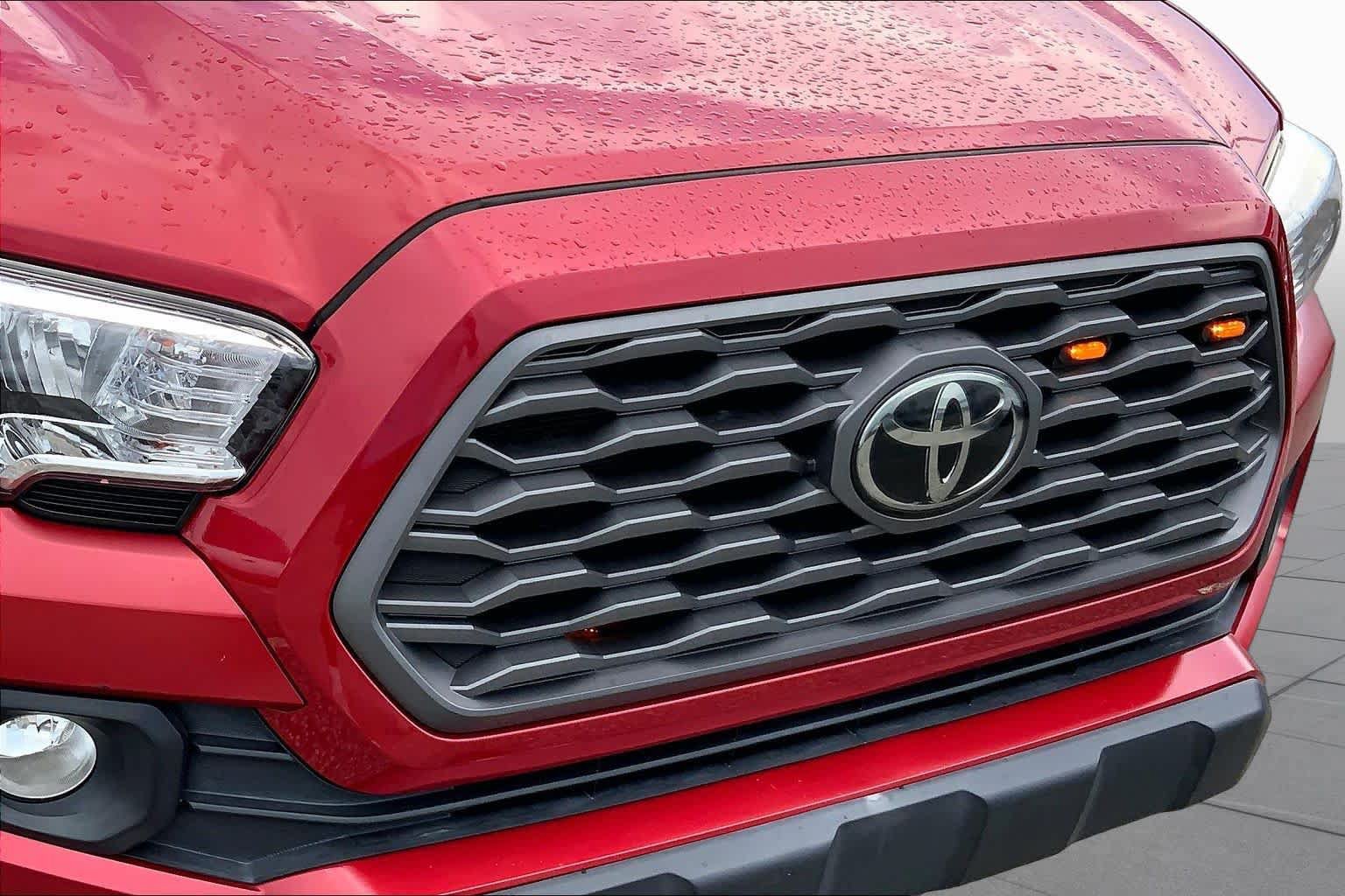 Used 2022 Toyota Tacoma TRD Off-Road w/ Technology Package AWD/4WD image 29
