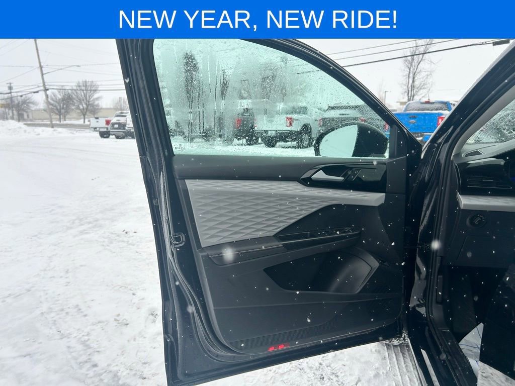 Used 2024 Volkswagen Taos S image 11