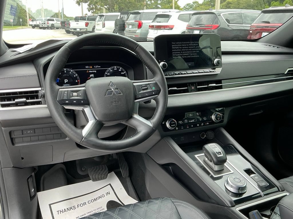 Used 2023 Mitsubishi Outlander SEL FWD image 32