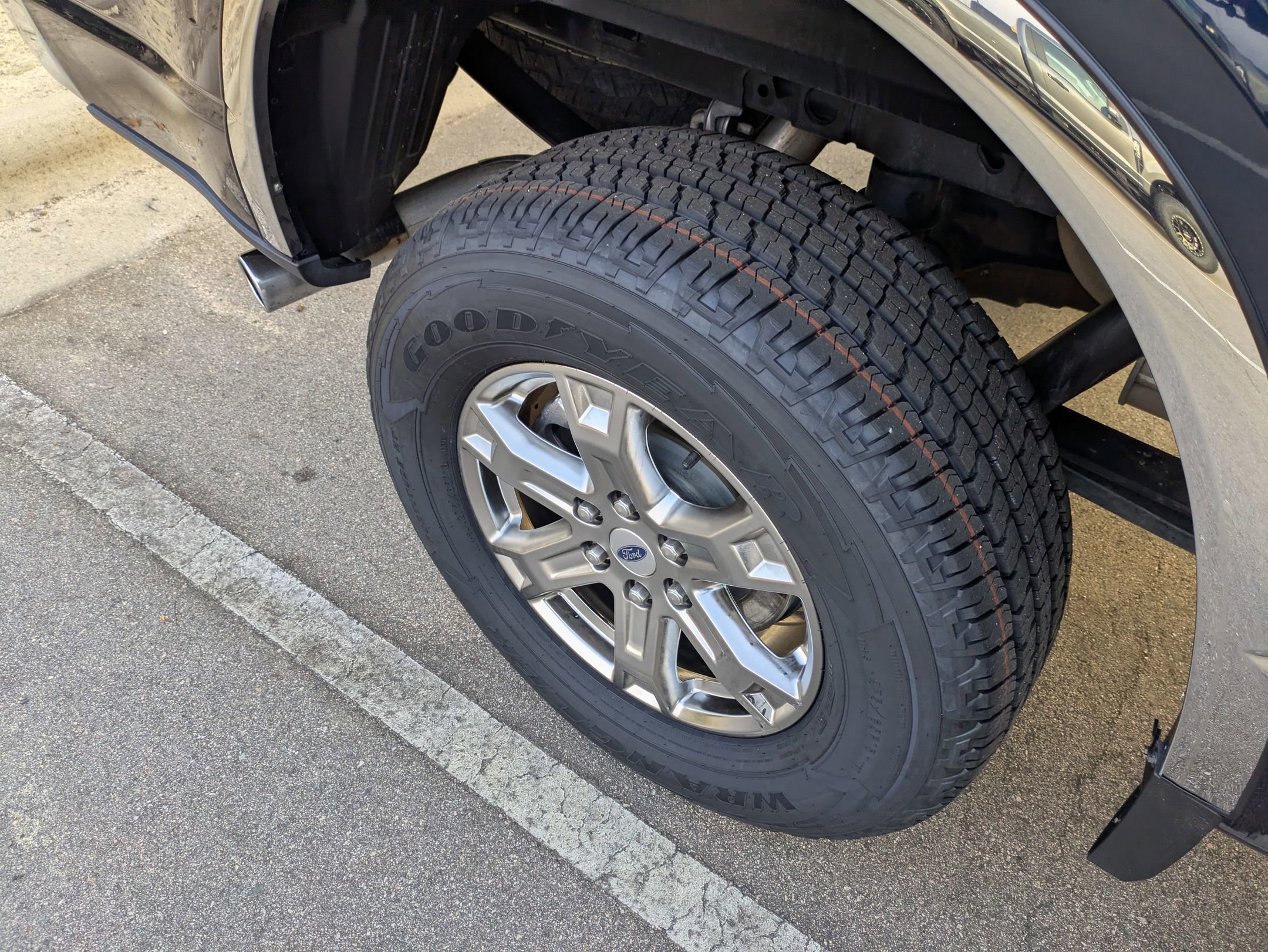 Certified 2022 Ford F150 XLT w/ Equipment Group 302A High image 40