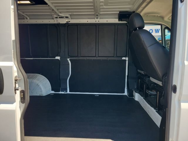Used 2025 RAM ProMaster 2500 w/ Convenience Group FWD image 9