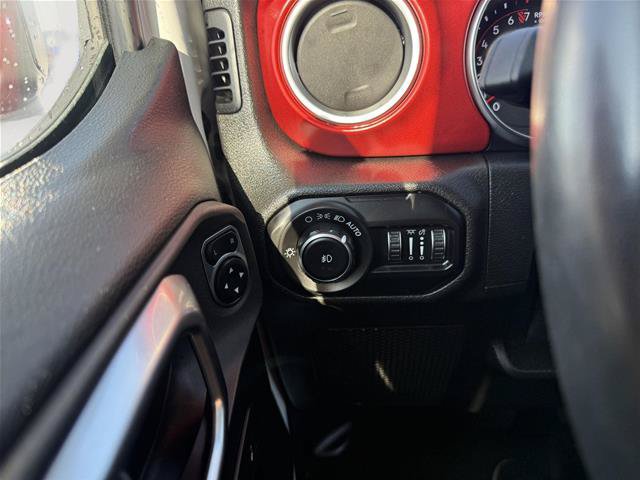 Used 2020 Jeep Wrangler Rubicon w/ Cold Weather Group AWD/4WD image 14