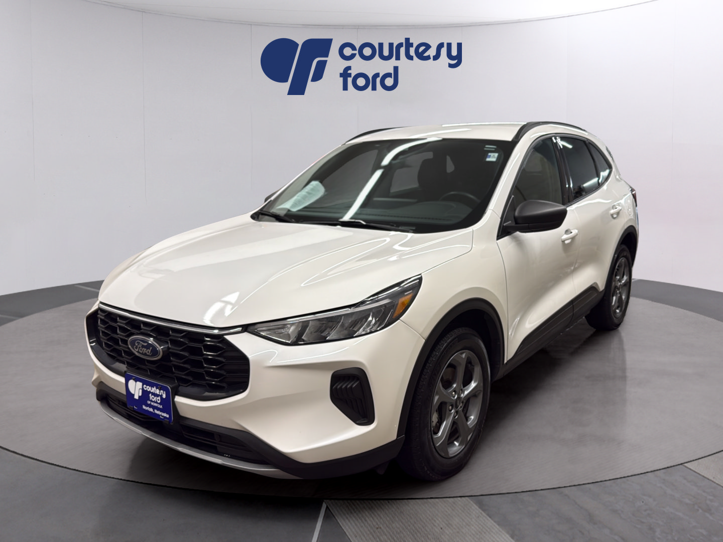 Certified 2025 Ford Escape ST-Line w/ Tech Pack #1 AWD/4WD image 3