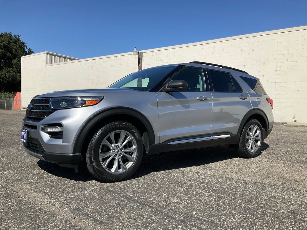 Certified 2022 Ford Explorer XLT w/ Equipment Group 202A image 5