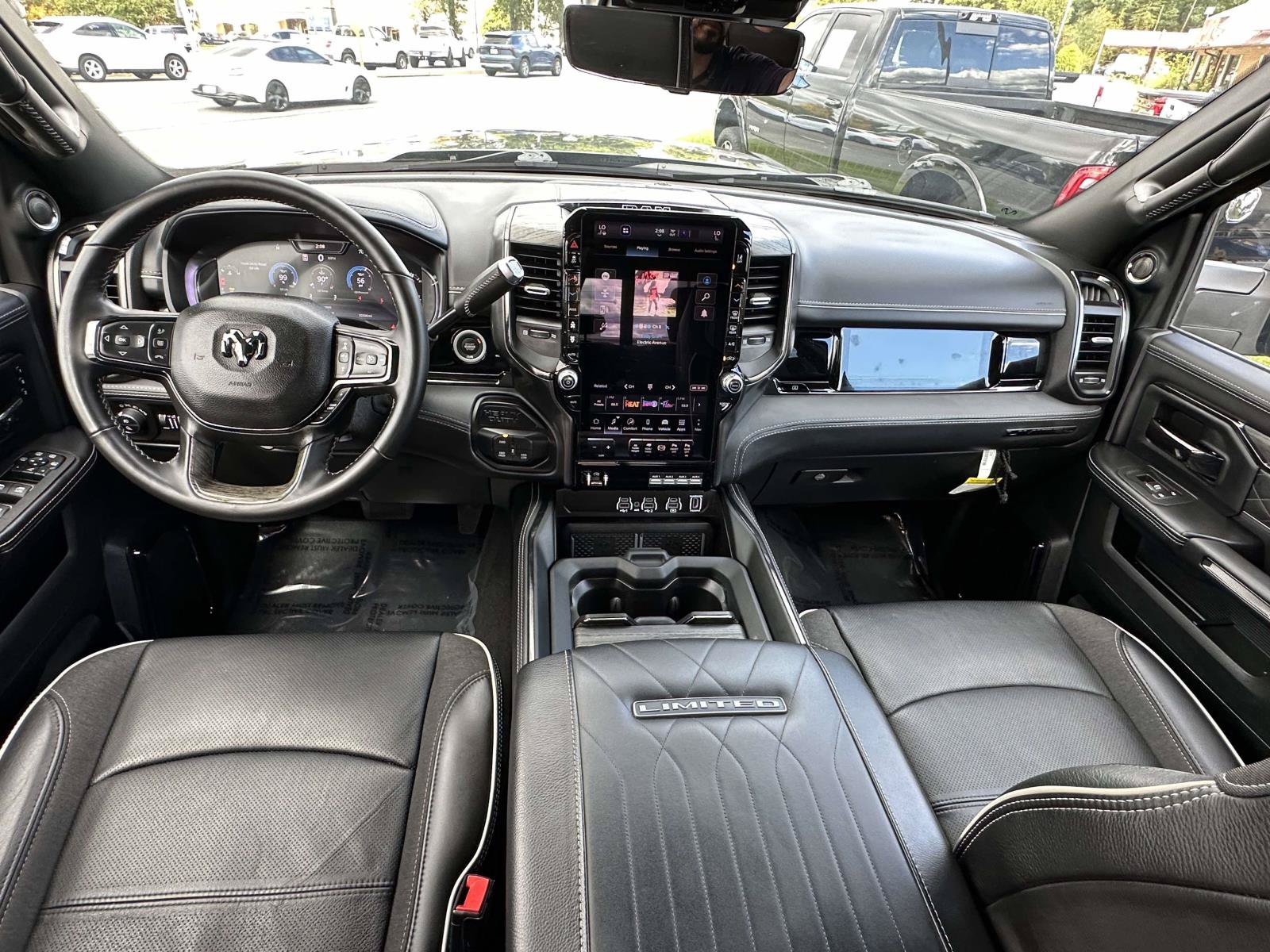 Used 2026 RAM 2500 Limited AWD/4WD image 7