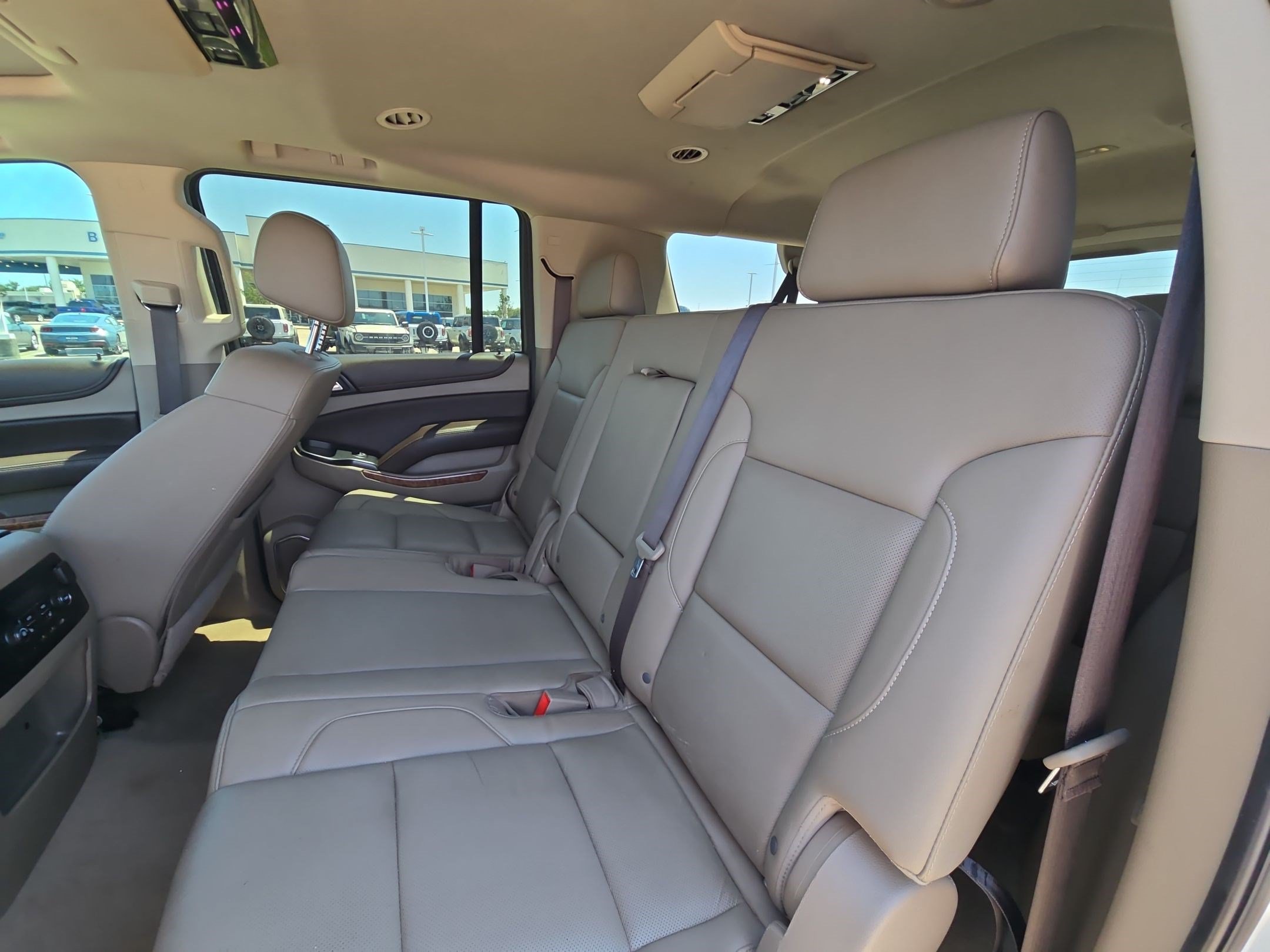 Used 2019 Chevrolet Suburban Premier RWD image 25