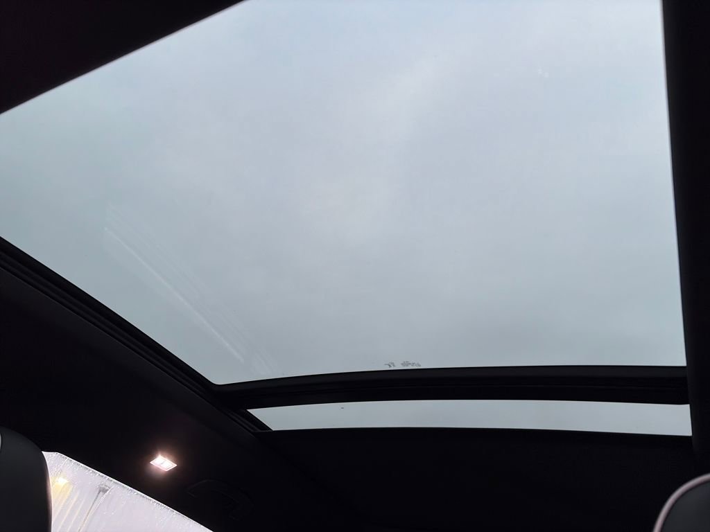 Used 2024 Volkswagen Atlas Cross Sport SEL Premium R-Line image 31