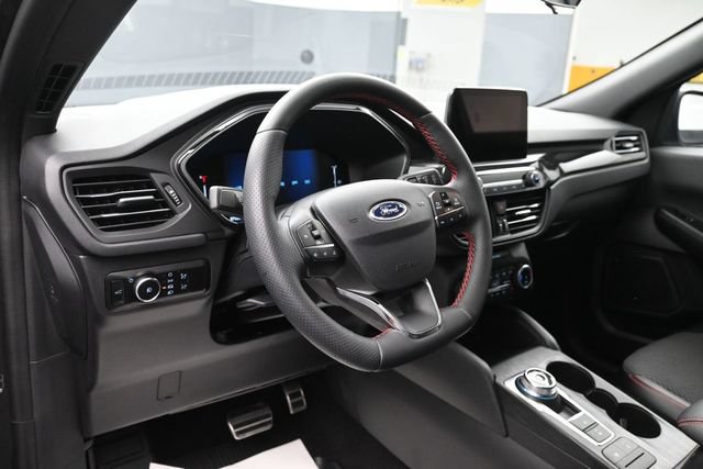 Certified 2024 Ford Escape ST-Line Select w/ Class II Trailer Tow Package AWD/4WD image 11