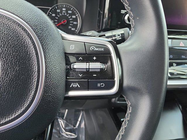 Used 2023 Kia Sorento S image 24