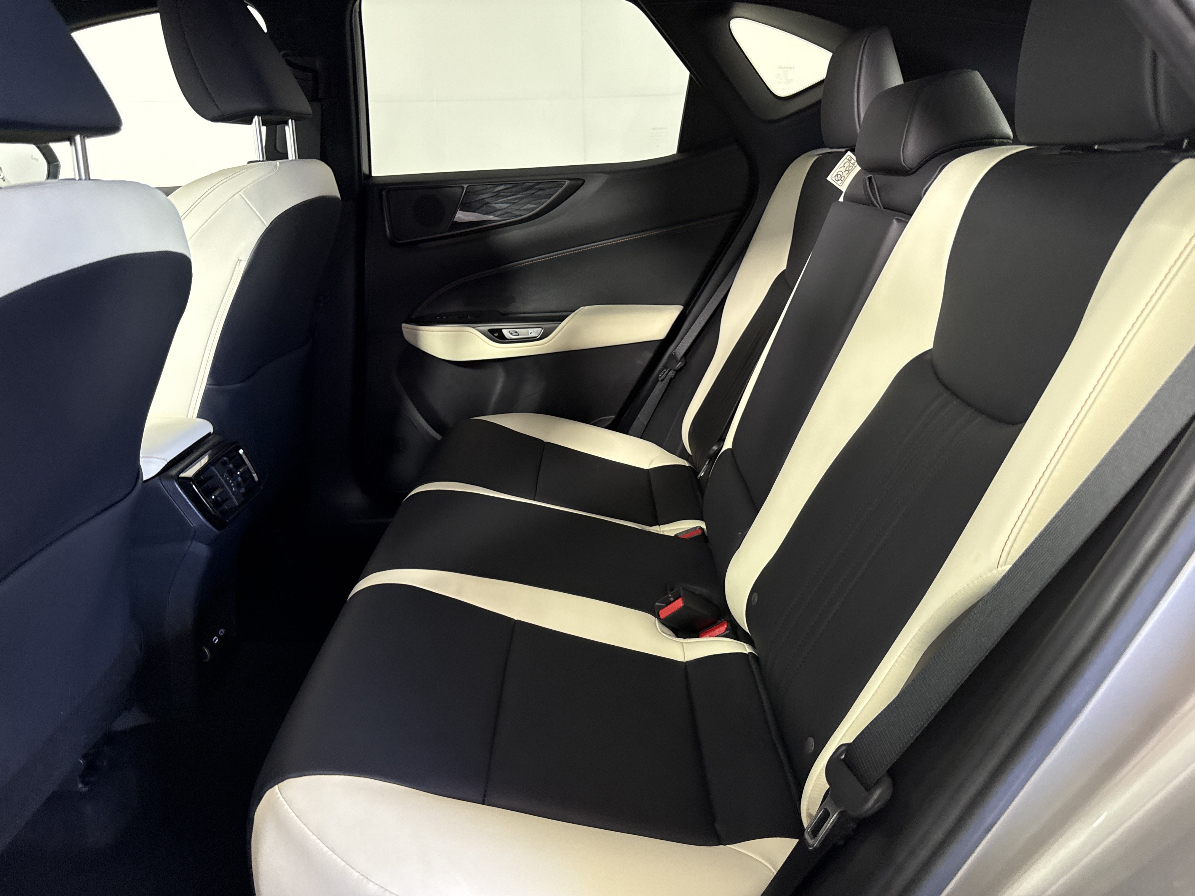 Used 2022 Lexus NX 350 AWD image 13
