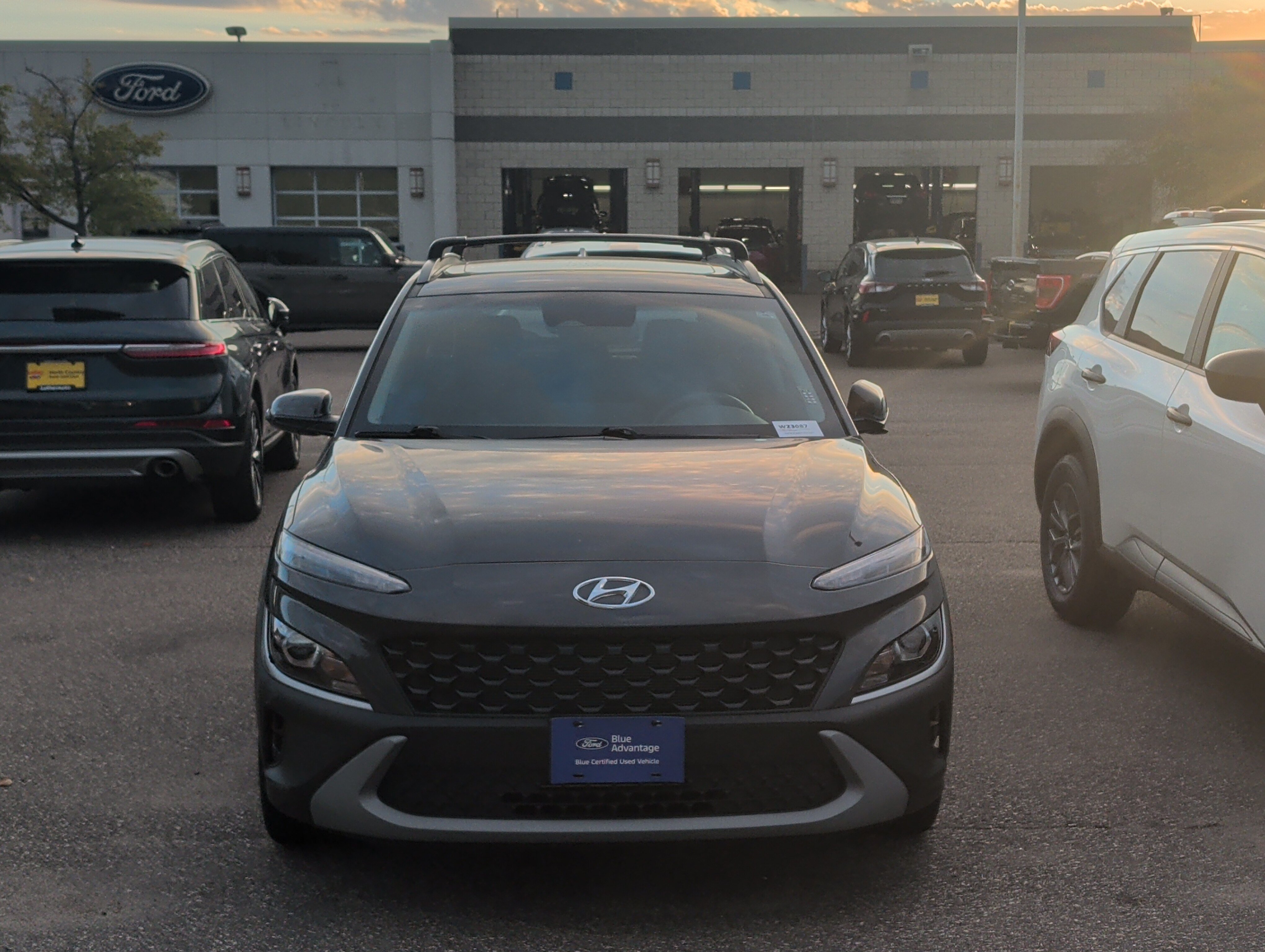 Used 2023 Hyundai Kona SEL w/ Convenience Package AWD/4WD image 2