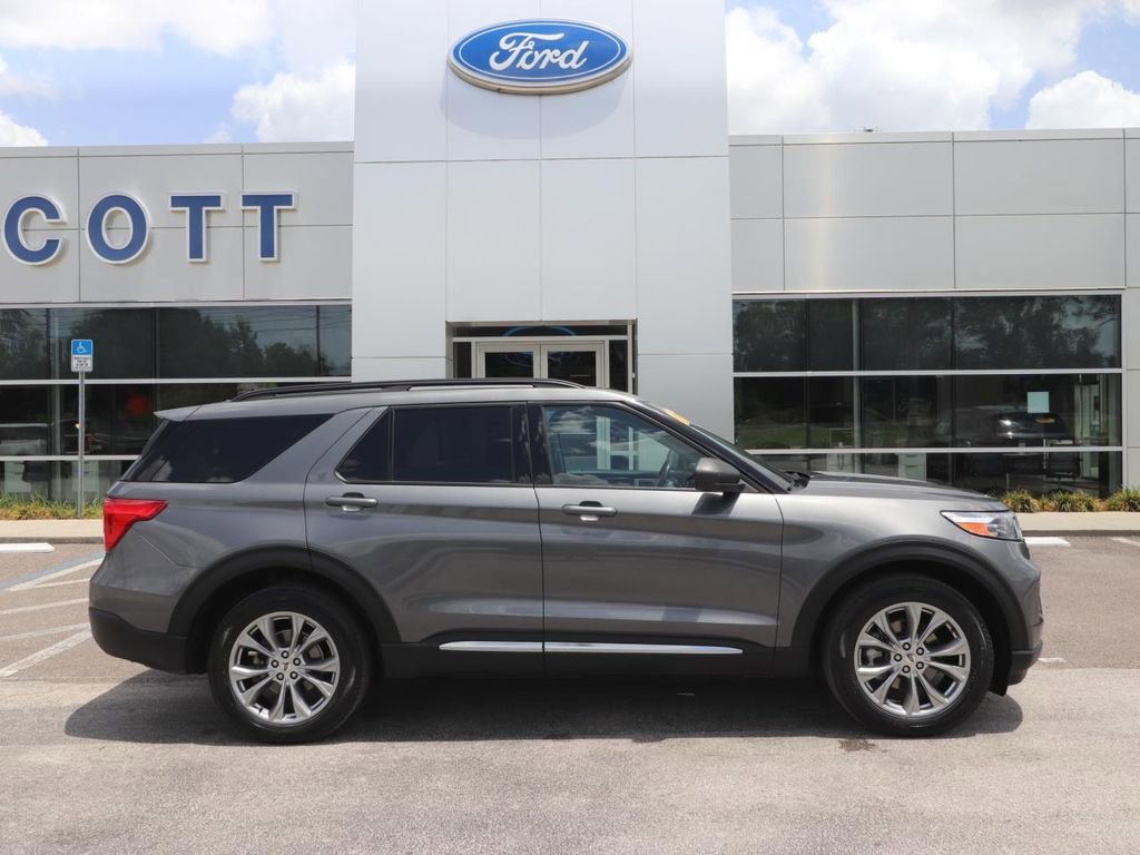 Certified 2023 Ford Explorer XLT w/ Equipment Group 202A AWD/4WD image 16