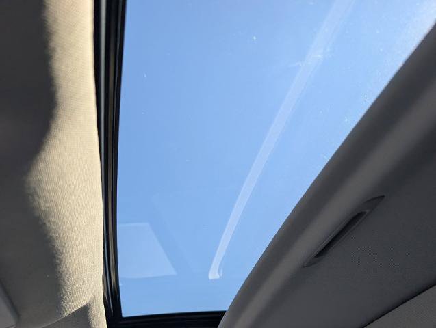 Used 2023 Toyota Highlander XLE FWD image 22