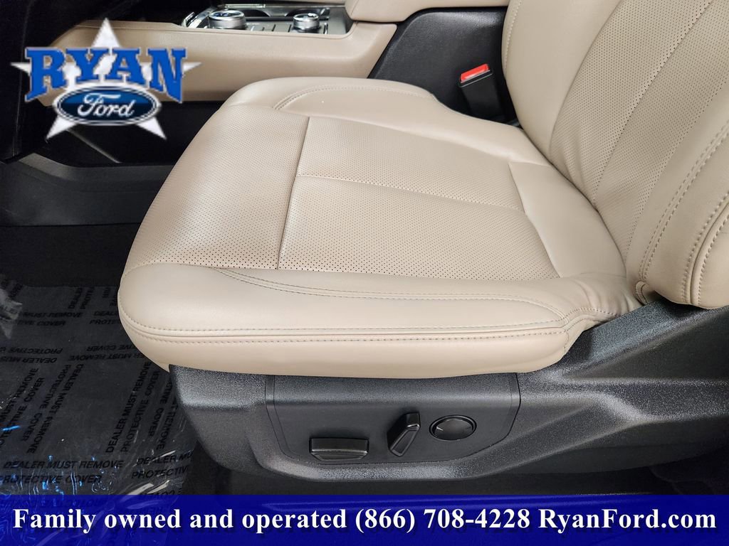 Certified 2024 Ford Expedition Max XLT image 17