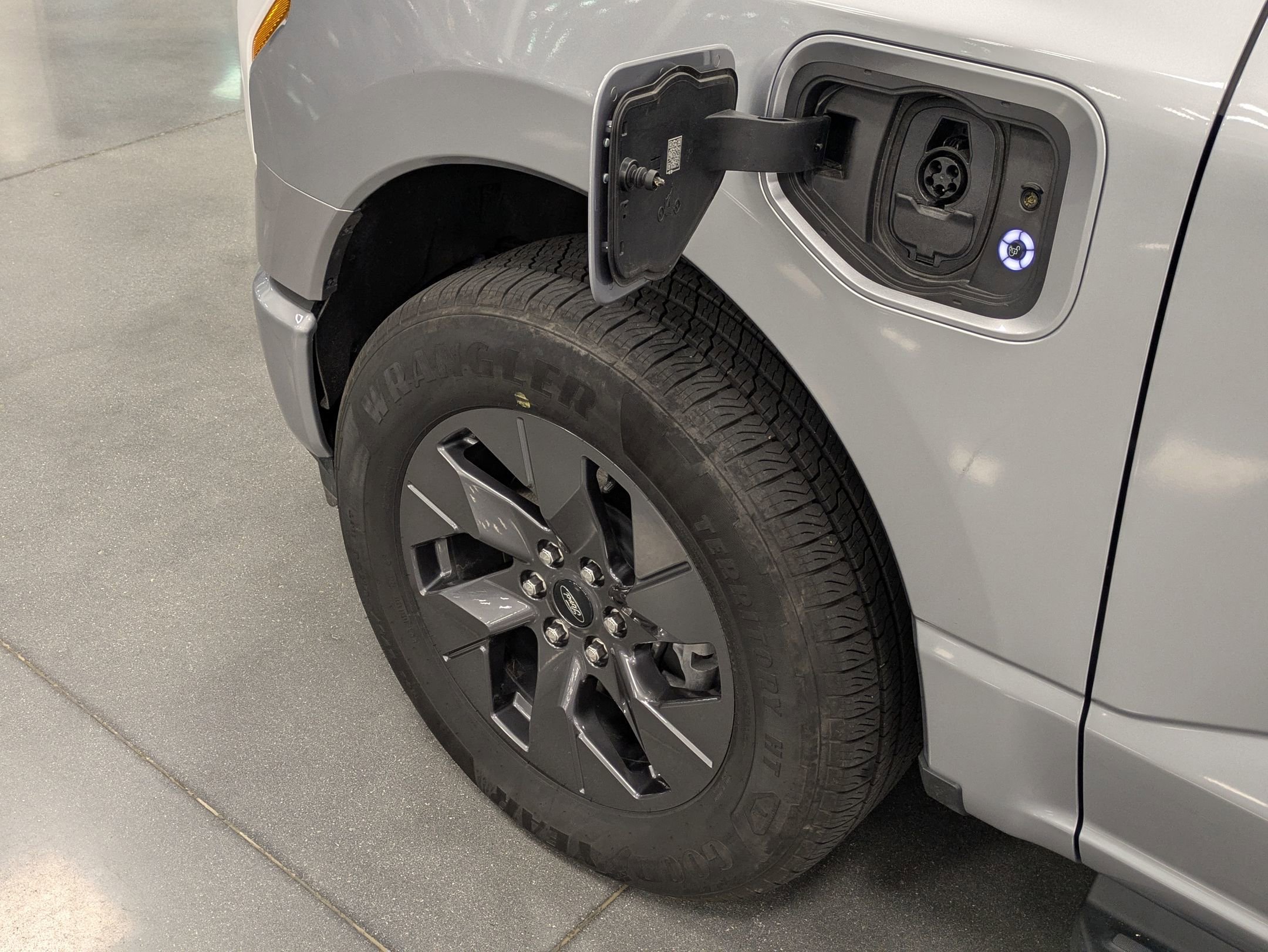 Certified 2024 Ford F150 Lightning XLT w/ Max Trailer Tow Package image 13