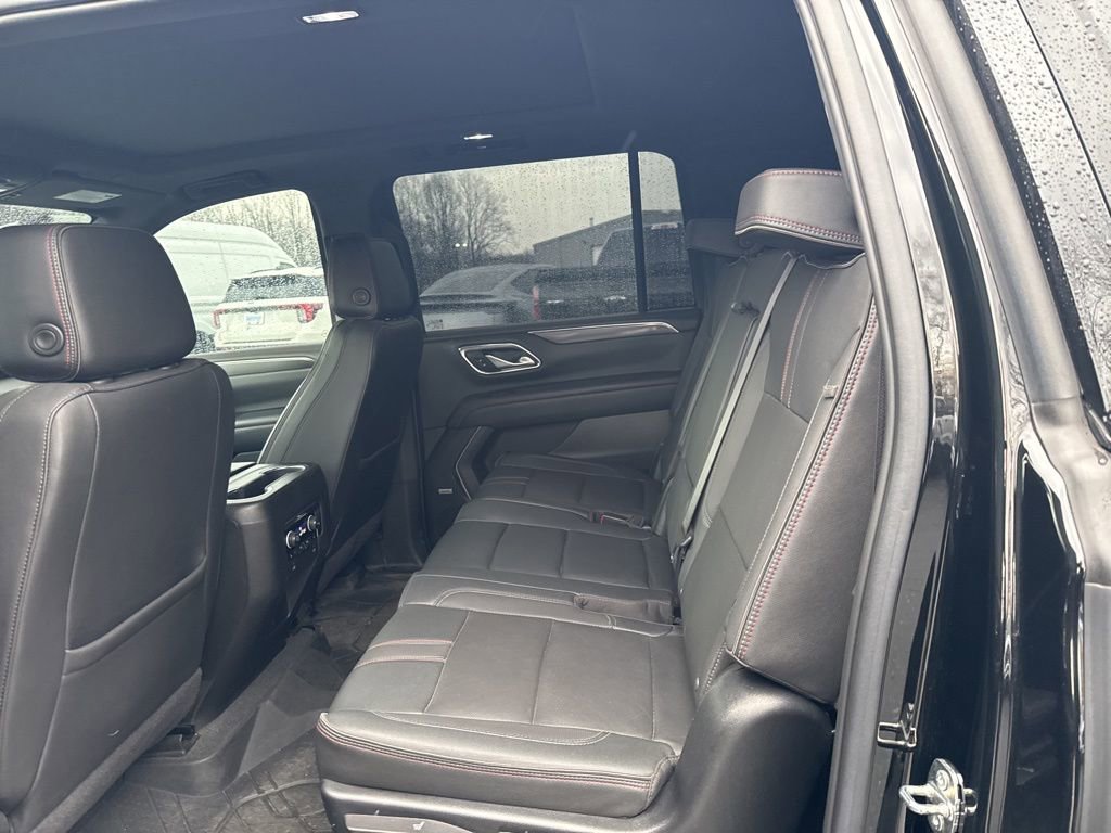 Used 2022 Chevrolet Suburban RST w/ Luxury Package image 10