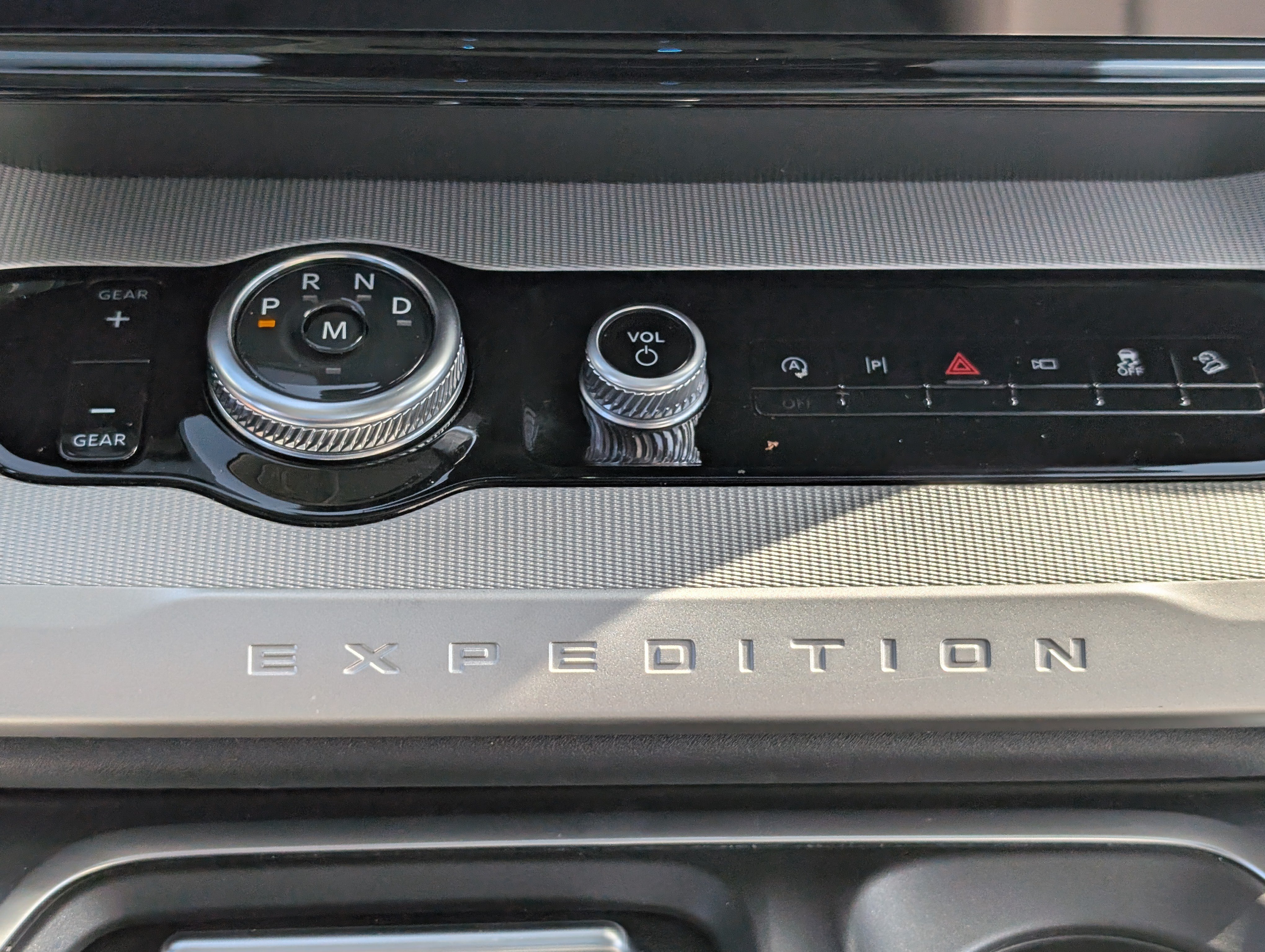 Certified 2025 Ford Expedition Active AWD/4WD image 36