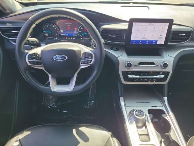 Certified 2020 Ford Explorer XLT w/ Equipment Group 202A RWD image 4