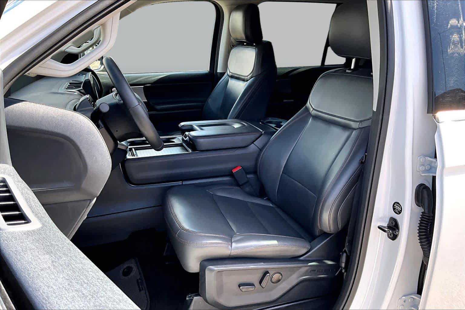 Certified 2025 Ford Expedition Active RWD image 9
