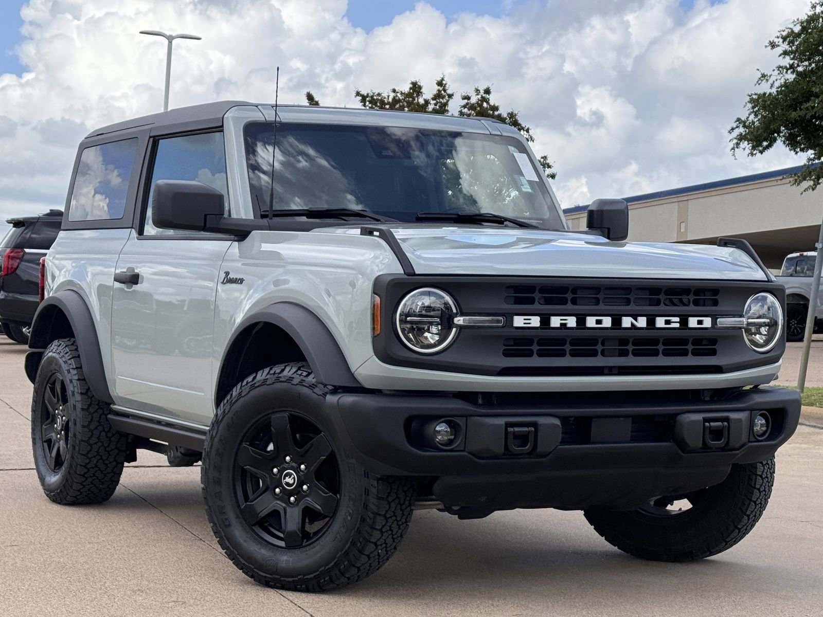 Certified 2024 Ford Bronco Black Diamond AWD/4WD image 2