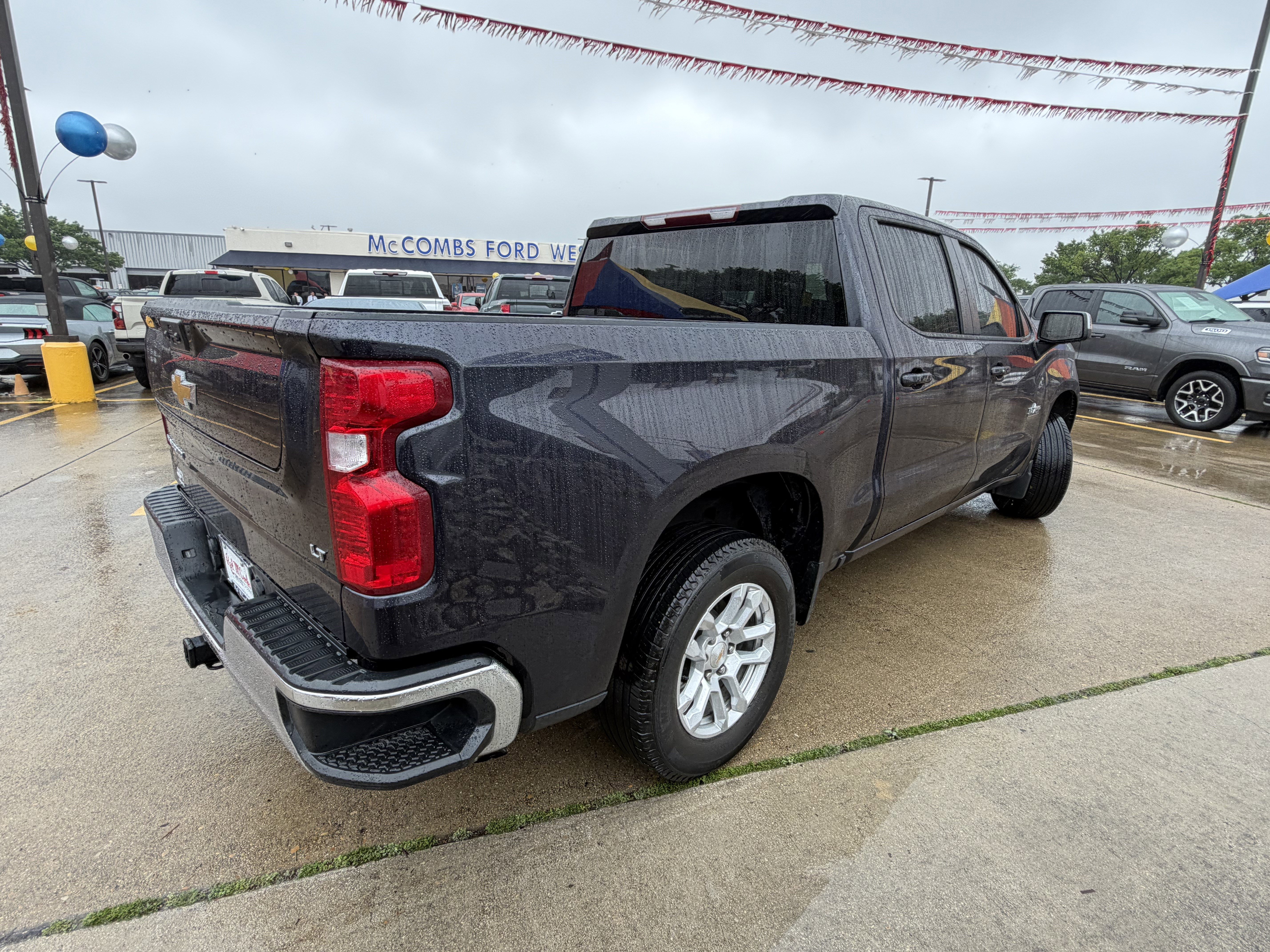 Used 2024 Chevrolet Silverado 1500 LT image 4
