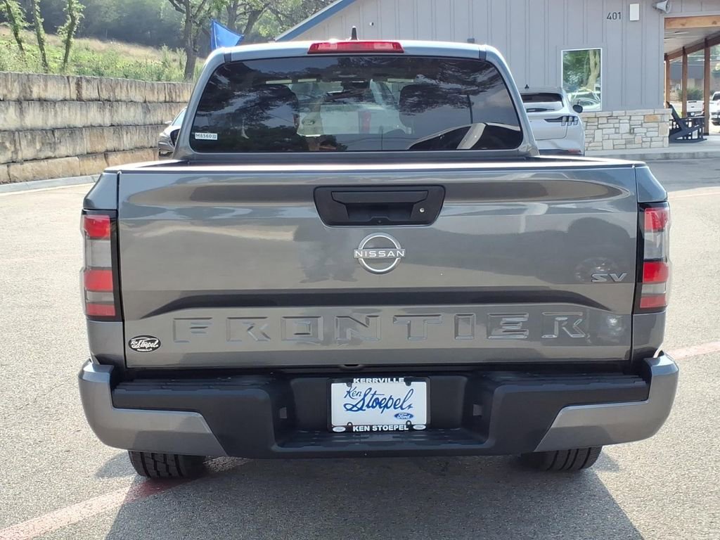 Used 2023 Nissan Frontier SV RWD image 9