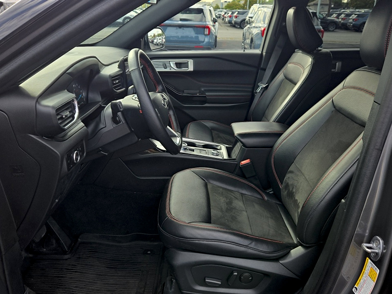 Certified 2023 Ford Explorer ST-Line AWD/4WD image 11