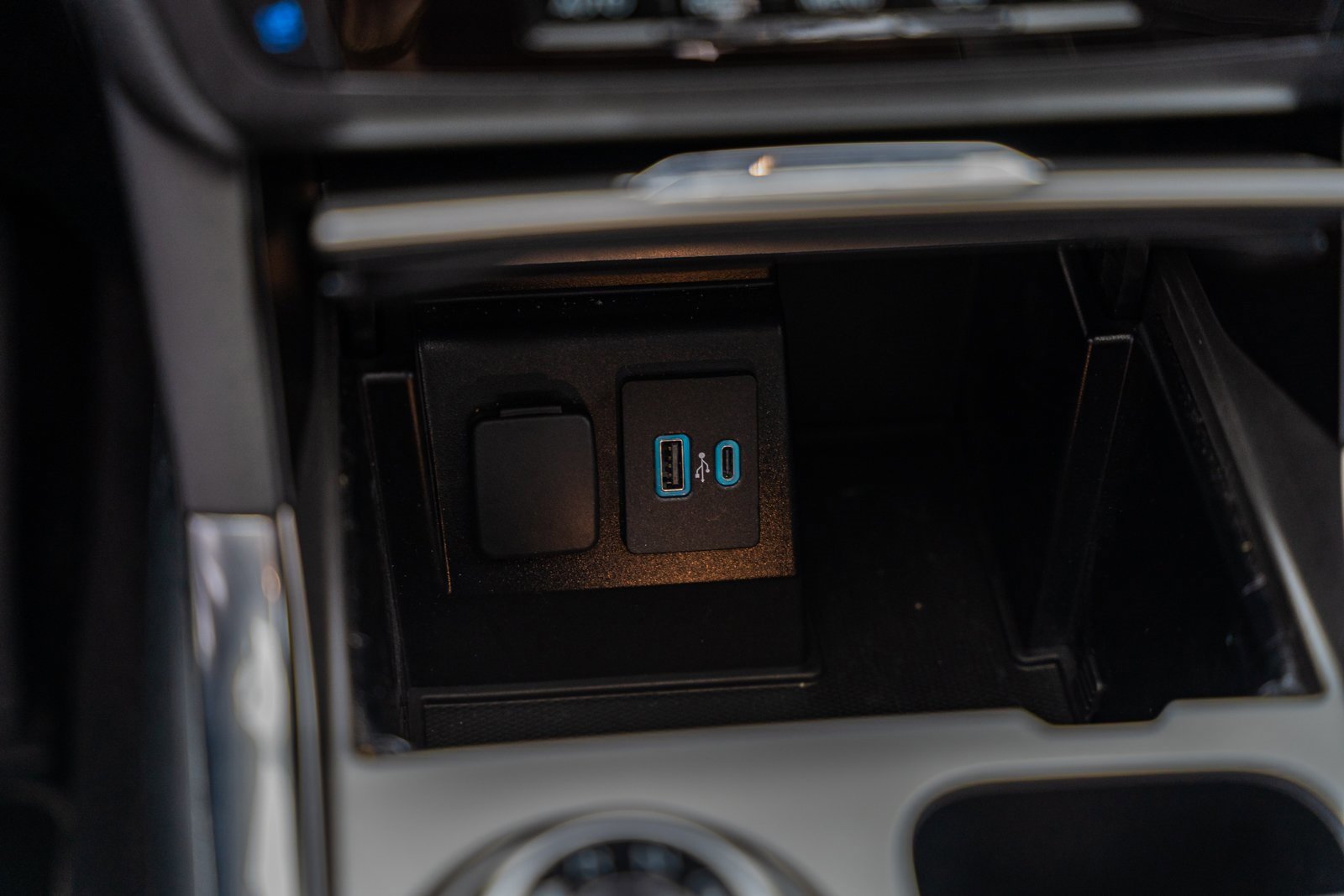 Certified 2020 Ford Explorer ST w/ Premium Technology Package image 37