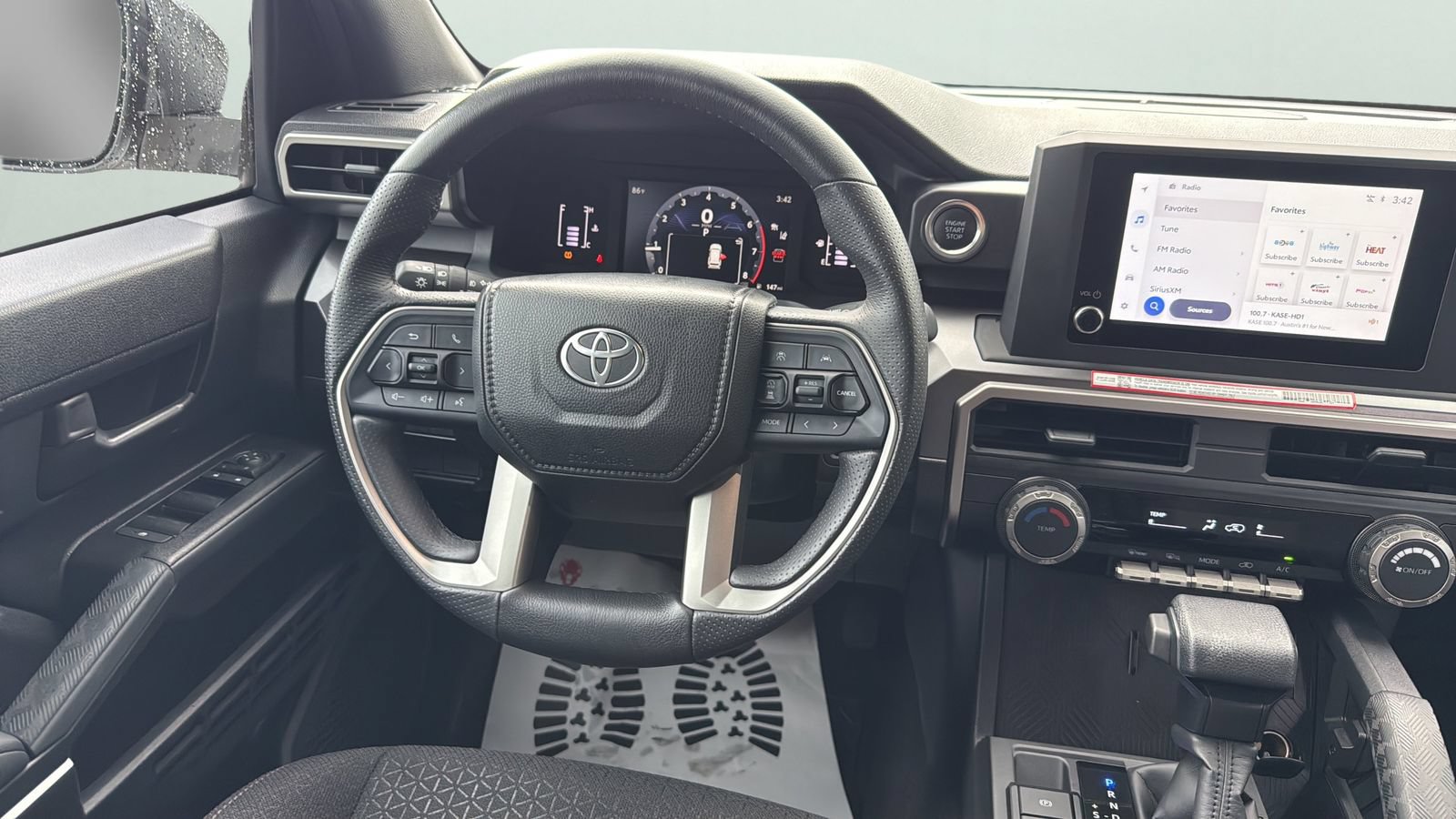 Used 2025 Toyota 4Runner SR5 RWD image 13