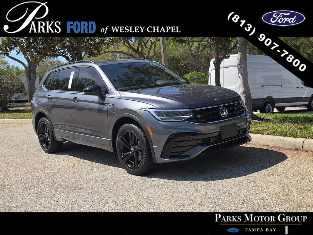Used 2024 Volkswagen Tiguan SE R-Line image 1