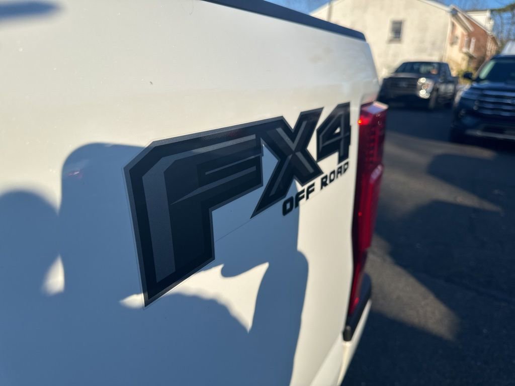 Certified 2022 Ford F350 Lariat w/ Black Appearance Package image 10