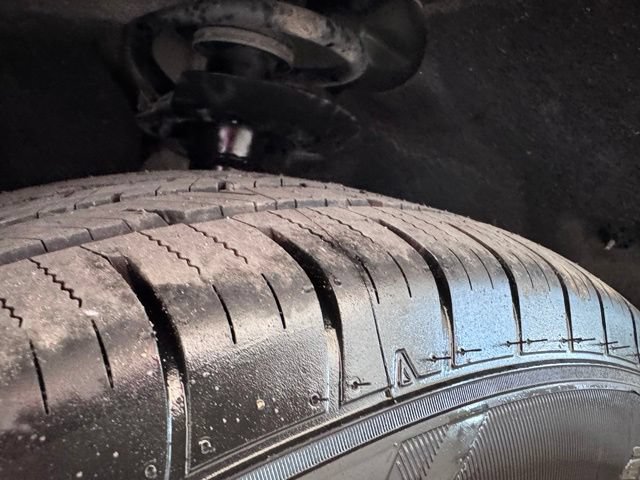 Used 2024 Chrysler Pacifica Touring-L FWD image 25