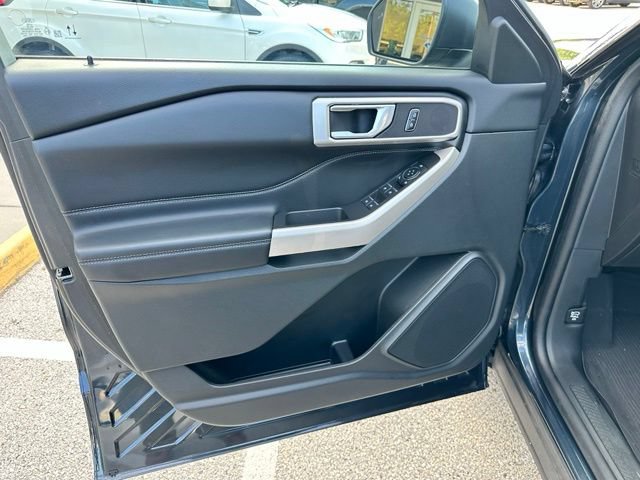 Certified 2023 Ford Explorer XLT w/ Equipment Group 202A AWD/4WD image 27