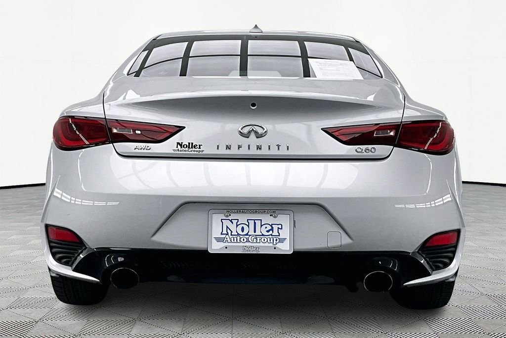 Used 2019 INFINITI Q60 3.0t Luxe w/ Essential Package image 3