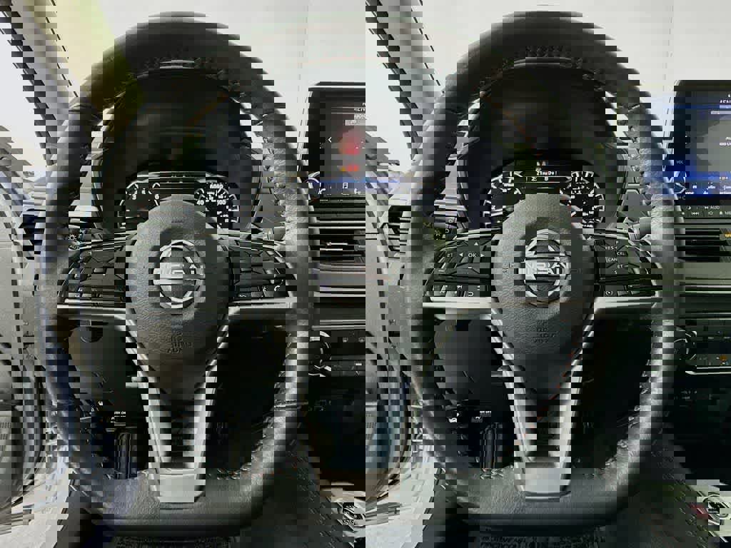 Used 2024 Nissan Altima 2.5 SR image 18