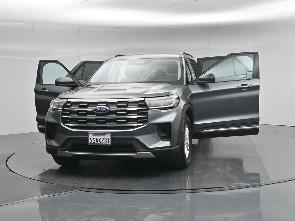 Certified 2025 Ford Explorer Active RWD image 35