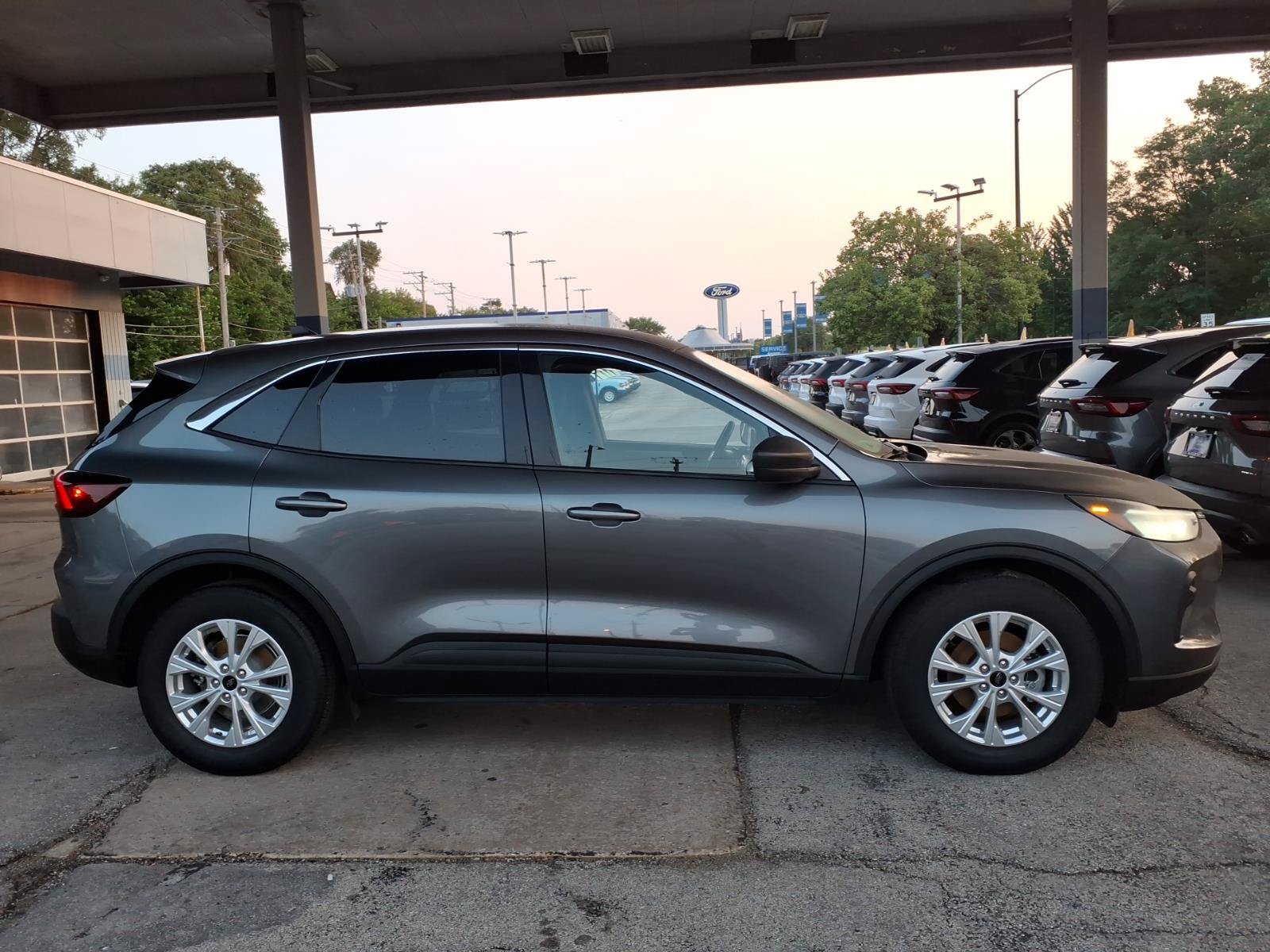 Certified 2024 Ford Escape Active FWD image 2