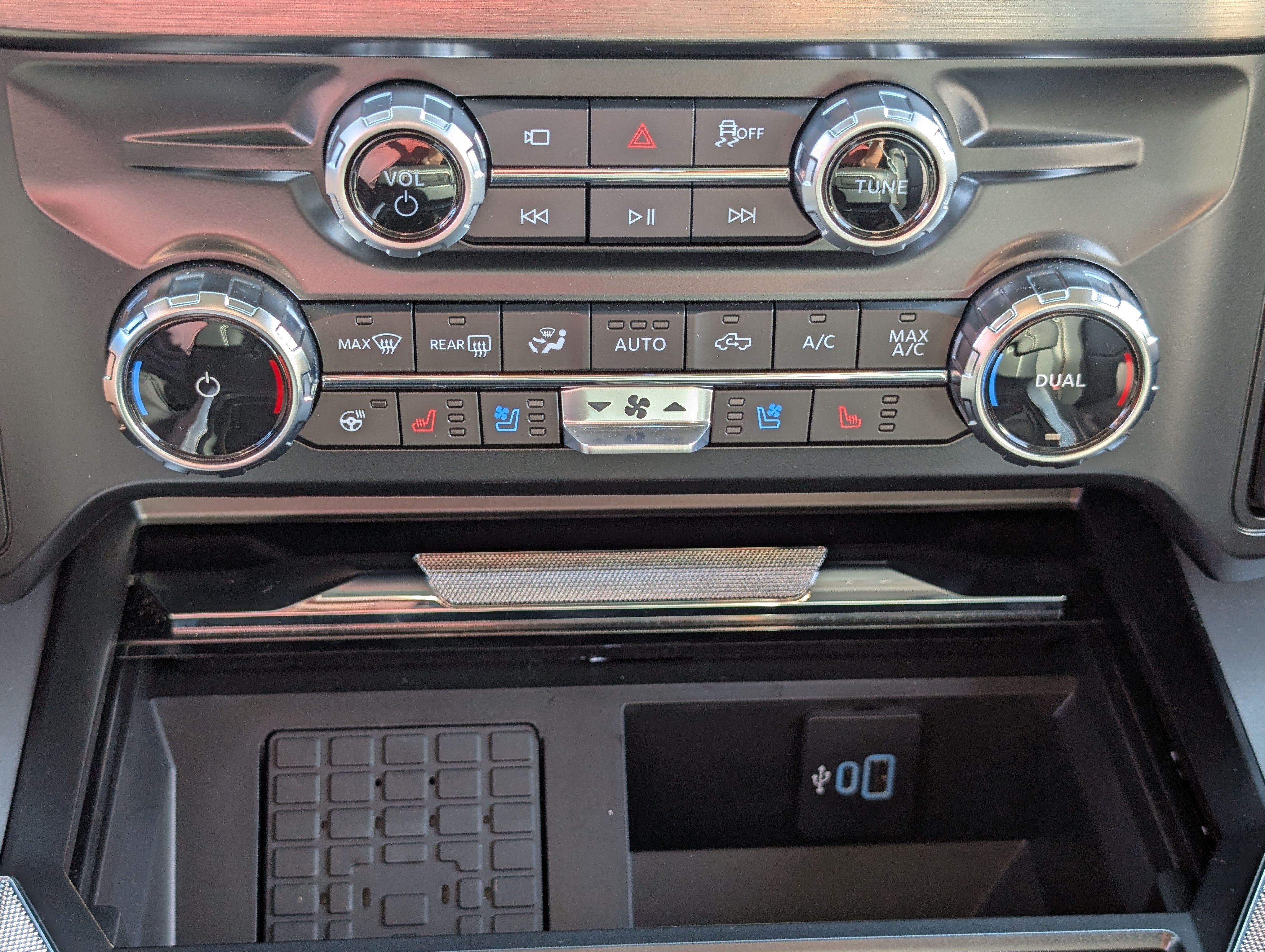 Certified 2025 Ford F250 Lariat w/ FX4 Off-Road Package AWD/4WD image 26