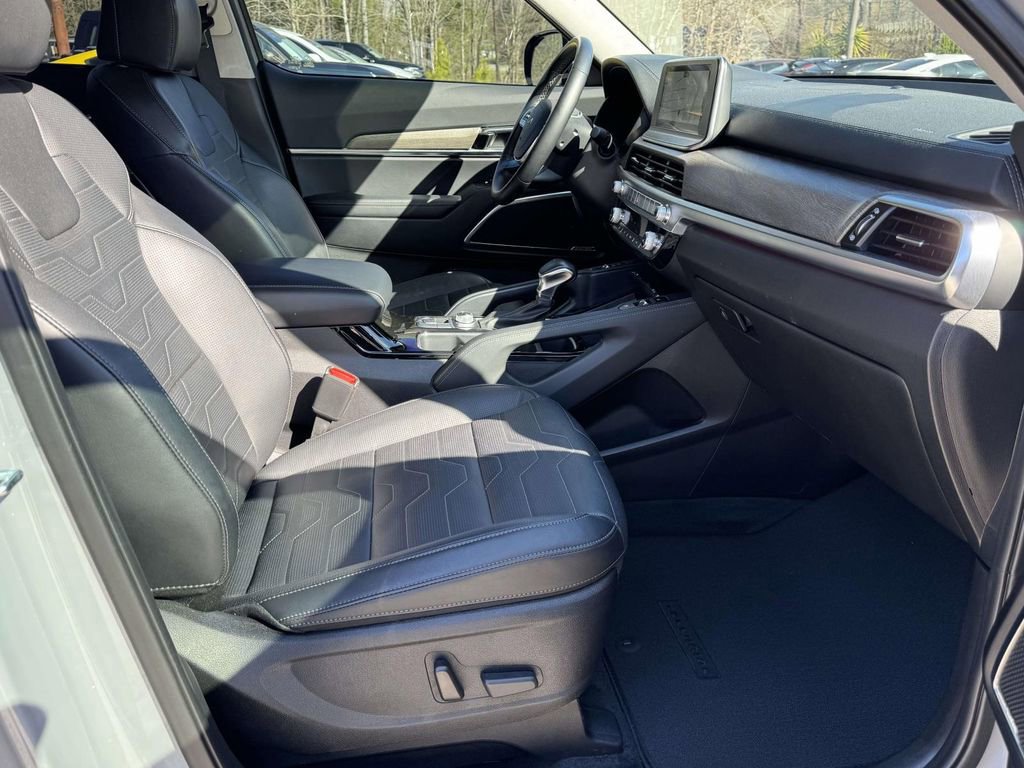 Used 2022 Kia Telluride SX w/ SX Prestige Package image 19