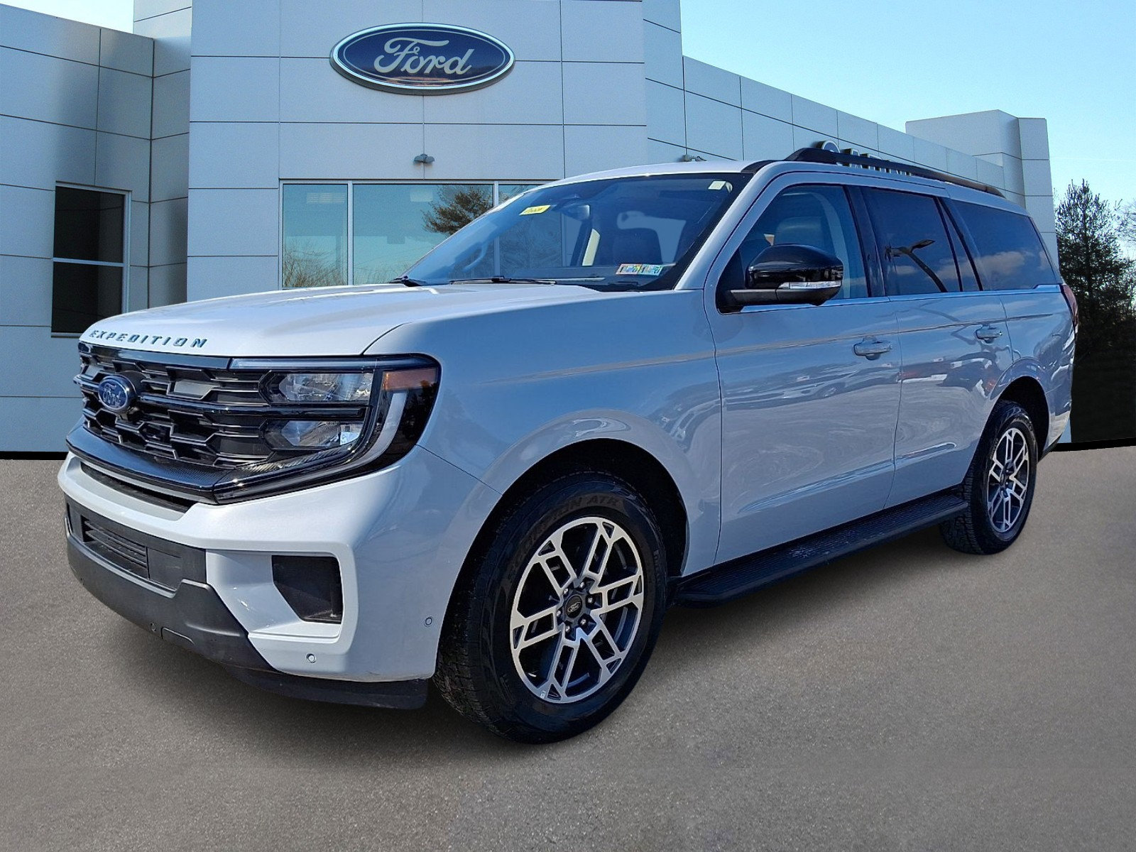 Certified 2025 Ford Expedition Active AWD/4WD image 4