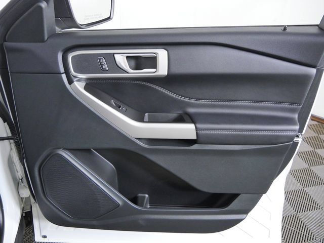 Certified 2024 Ford Explorer XLT w/ Equipment Group 202A AWD/4WD image 10