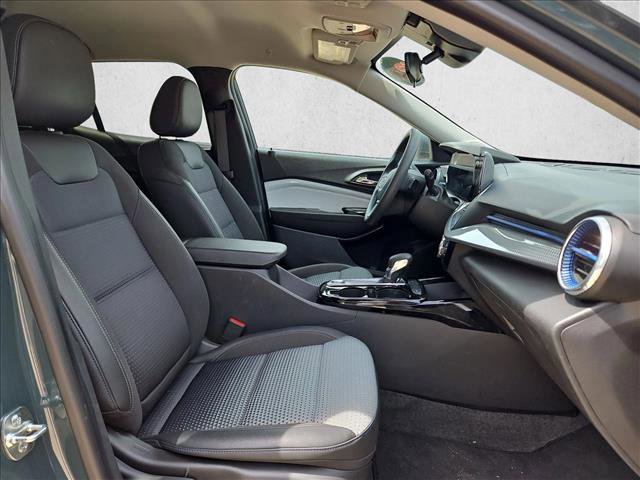 Used 2025 Chevrolet Trax LT image 20