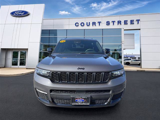 Used 2024 Jeep Grand Cherokee L Limited w/ Black Appearance Package AWD/4WD image 8