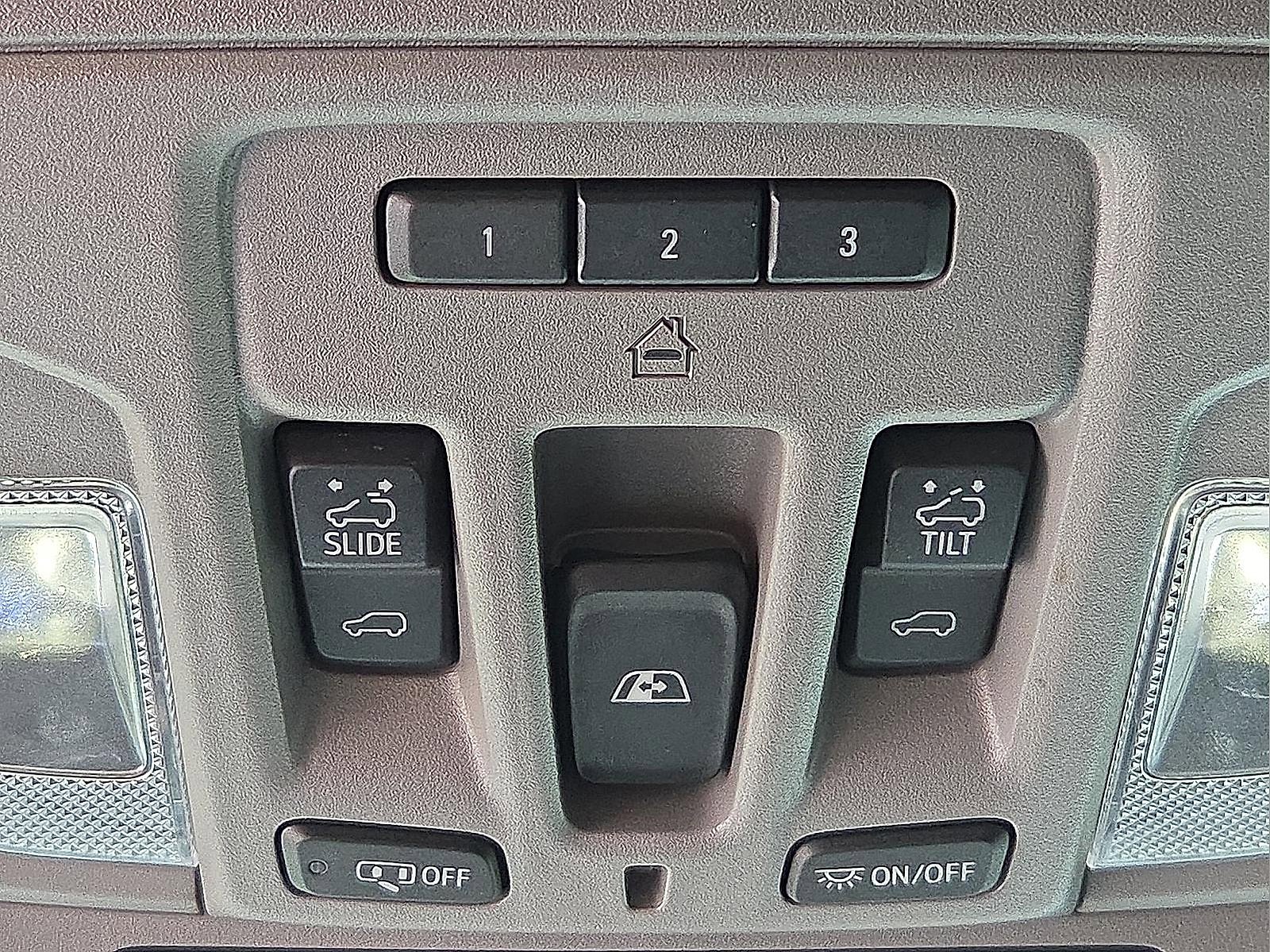 Used 2022 GMC Sierra 3500 Denali w/ Denali Ultimate Package image 22