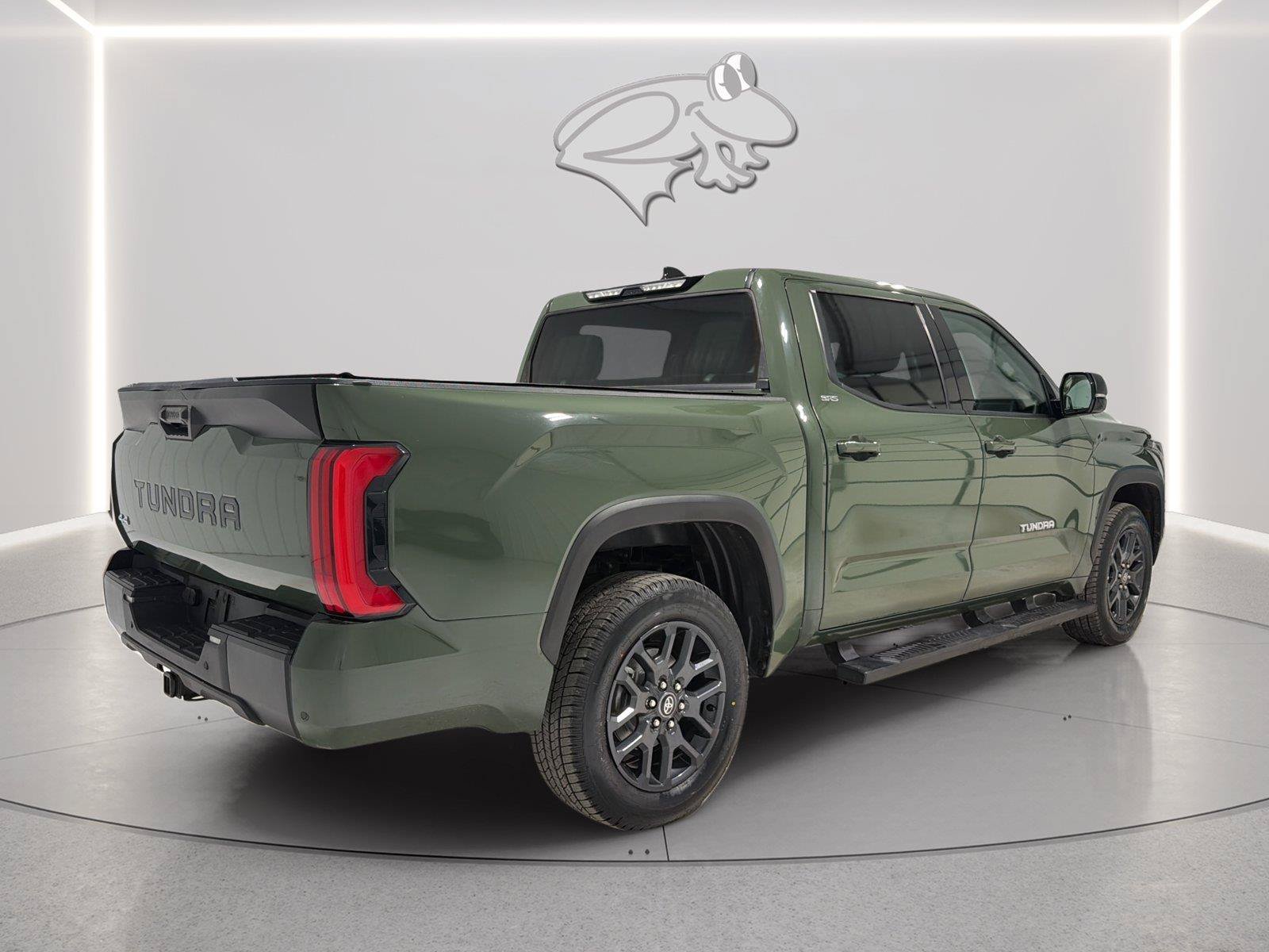 Used 2023 Toyota Tundra SR5 w/ SR5 Premium Package AWD/4WD image 5