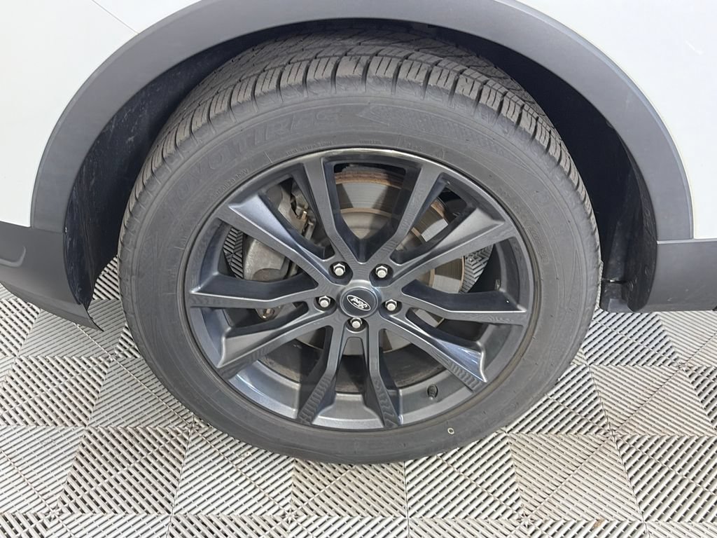 Certified 2018 Ford Explorer XLT w/ Equipment Group 202A AWD/4WD image 8