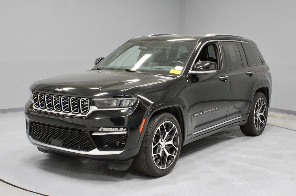Used 2024 Jeep Grand Cherokee Summit AWD/4WD image 9