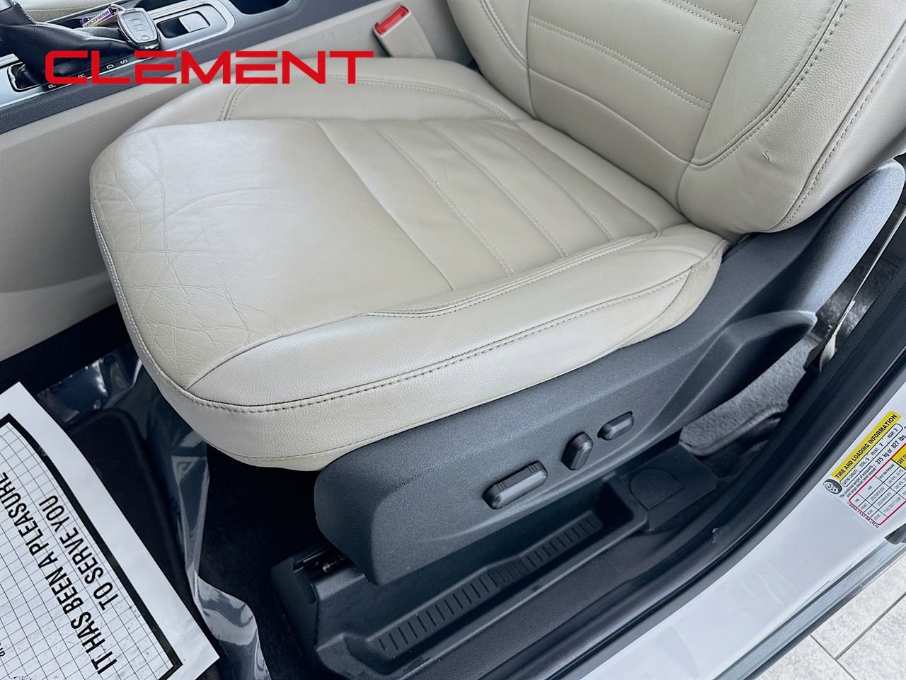 Certified 2018 Ford Escape Titanium w/ Ford Safe & Smart Package image 29